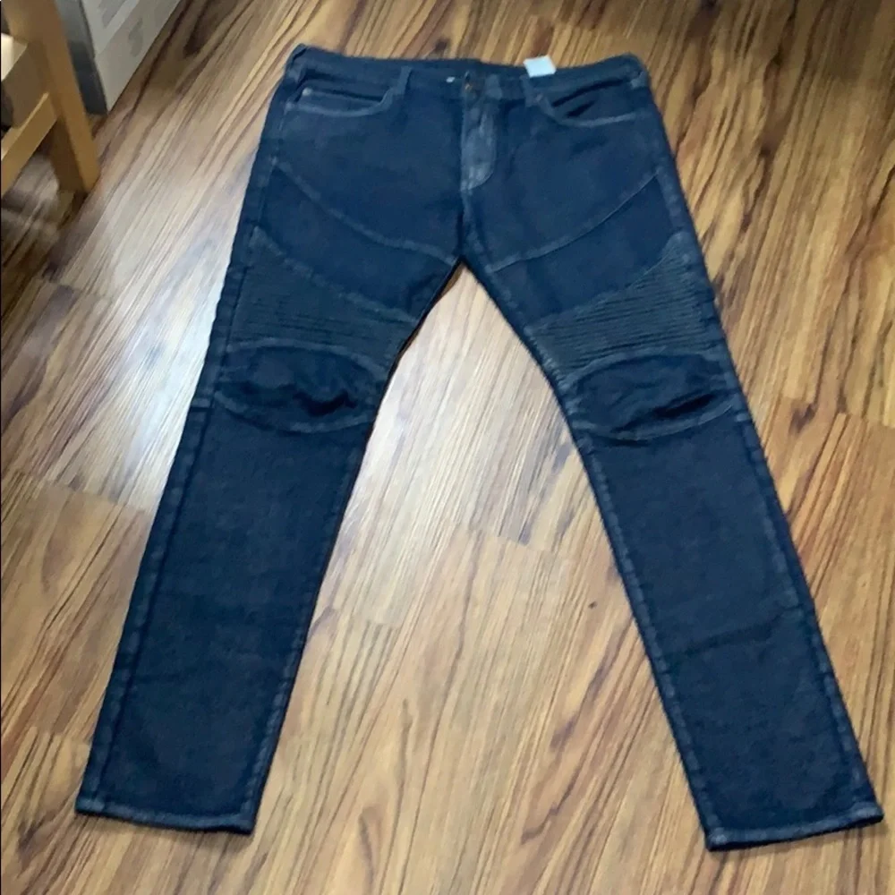 True Religion “Rocco” Relaxed Skinny Men (34)